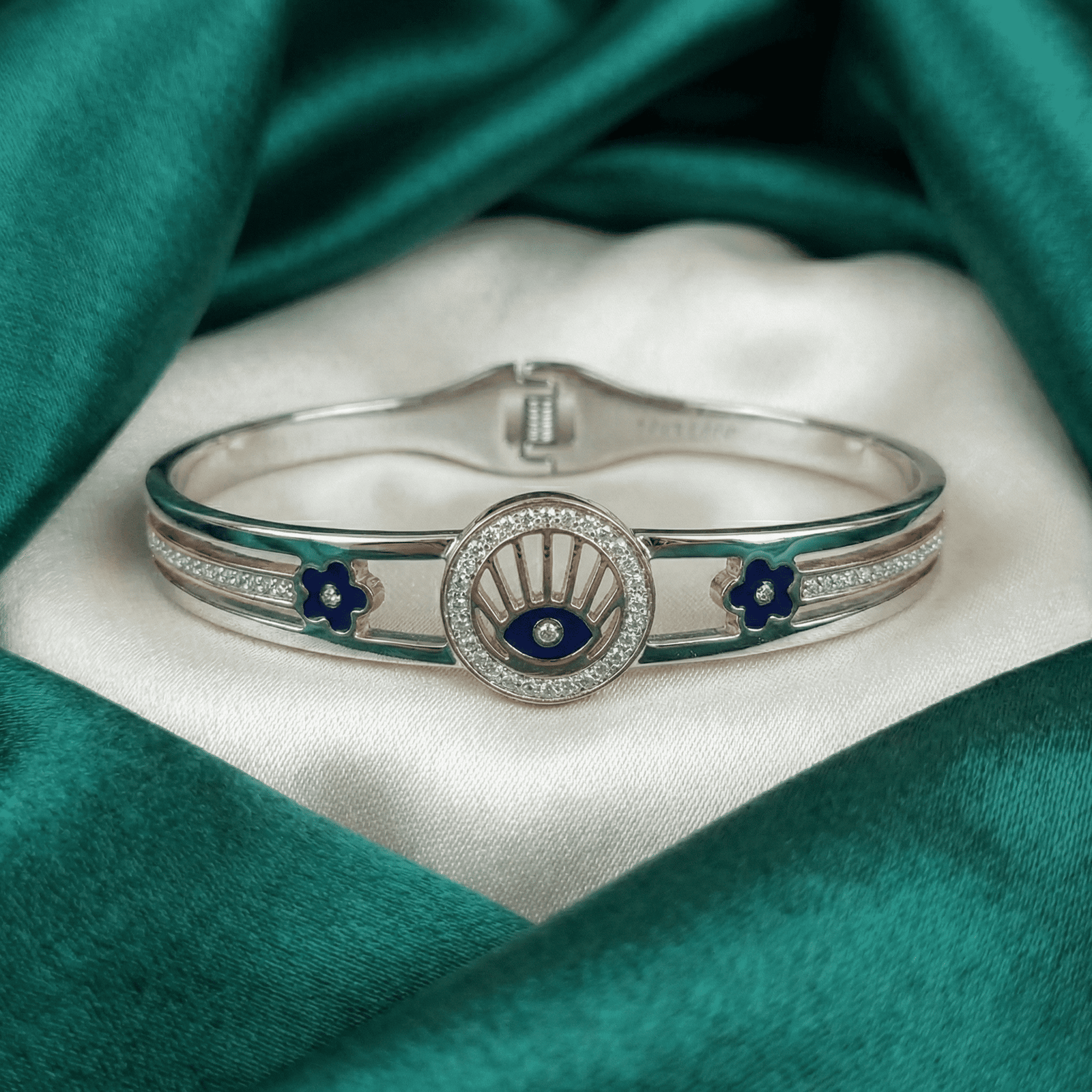 Waterproof stainless steel bracelet for women