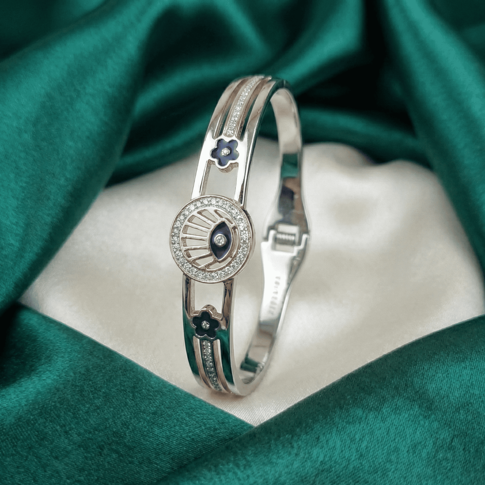 Stainless steel evil eye bracelet for daily wear