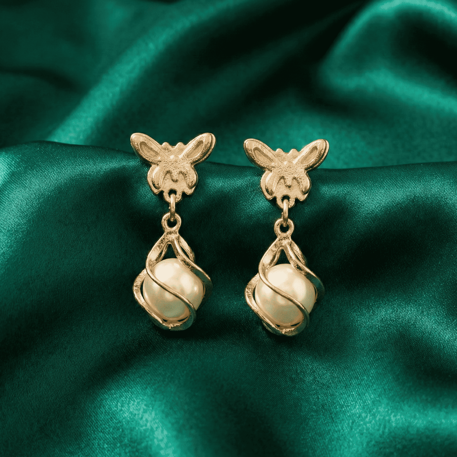 Butterfly Pearl Drop Fashion Earrings – Soft Movement with Feminine Charm
