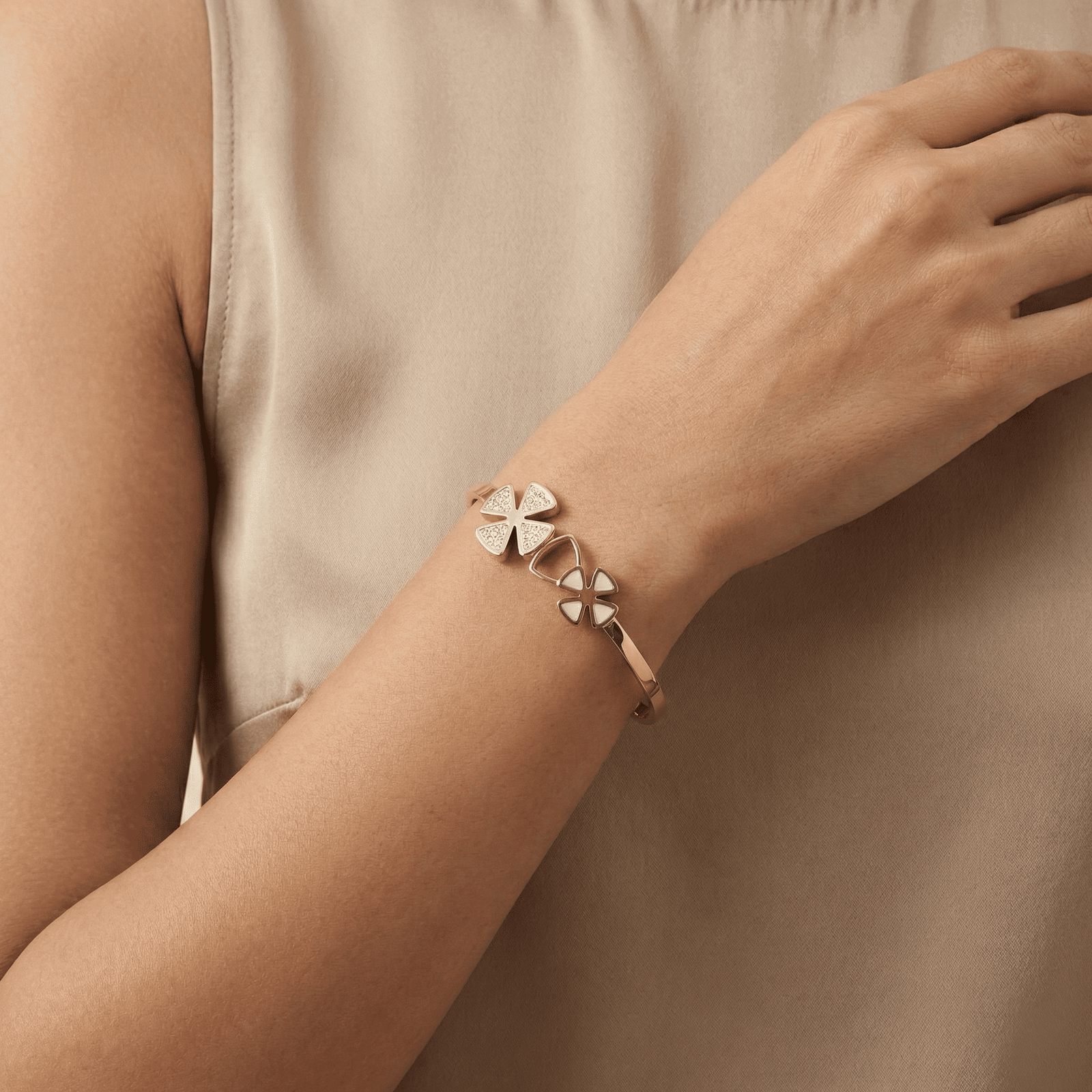 Women’s anti tarnish floral cuff bracelet in stainless steel