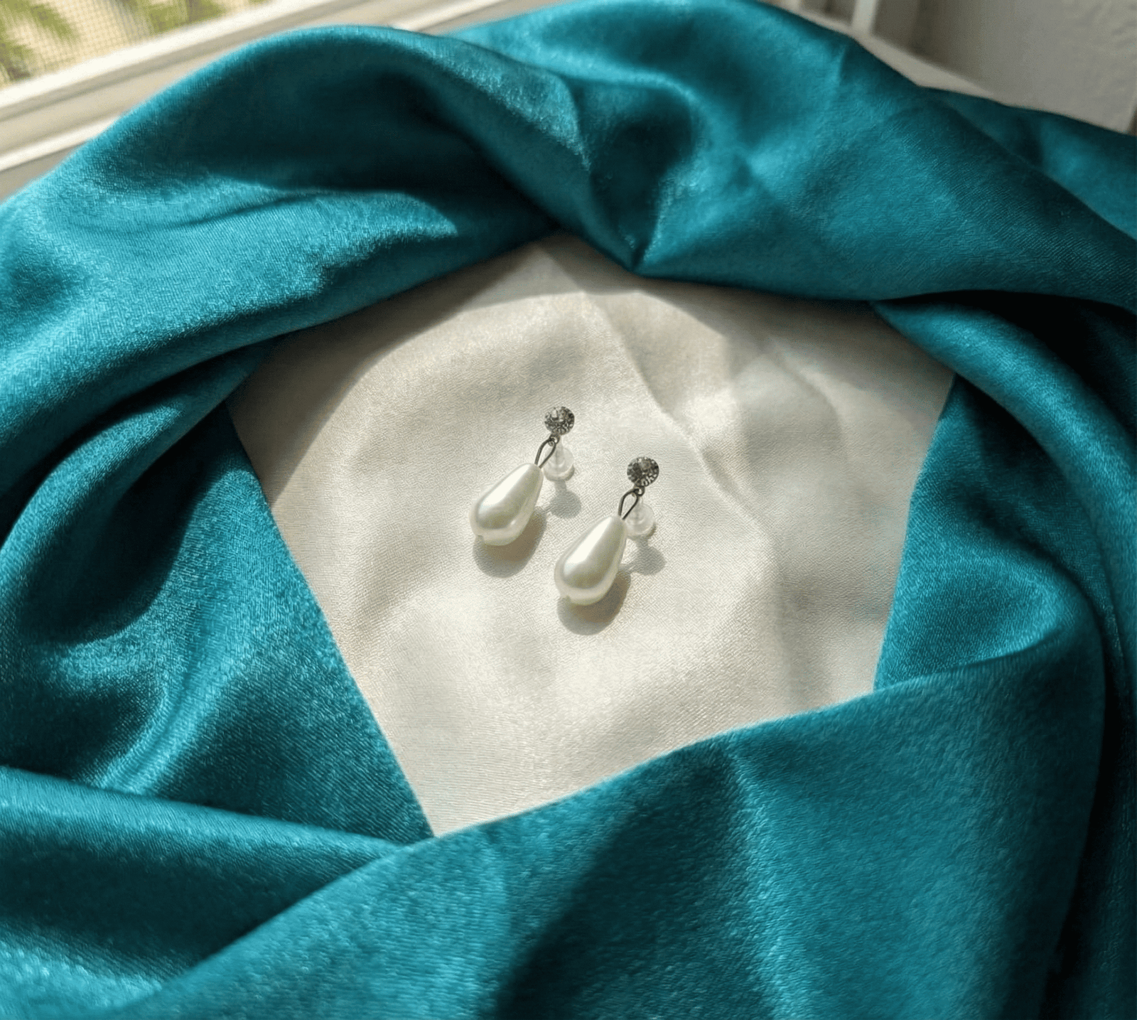 Eshanarya-Hridaya-Pearl-Necklace-Set-6.png