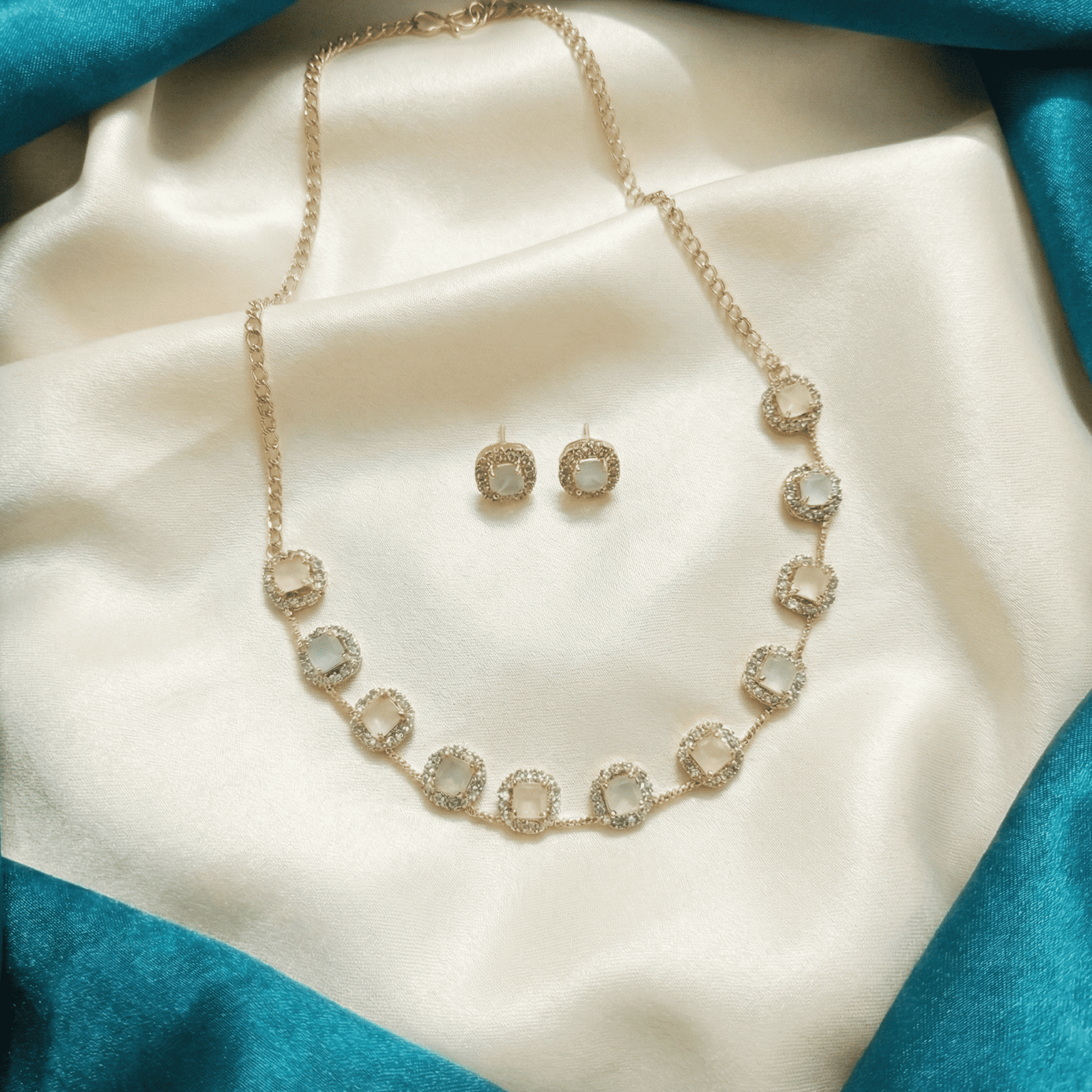 Eshanarya-Pastel-AD-Floral-Necklace-Set-4.png