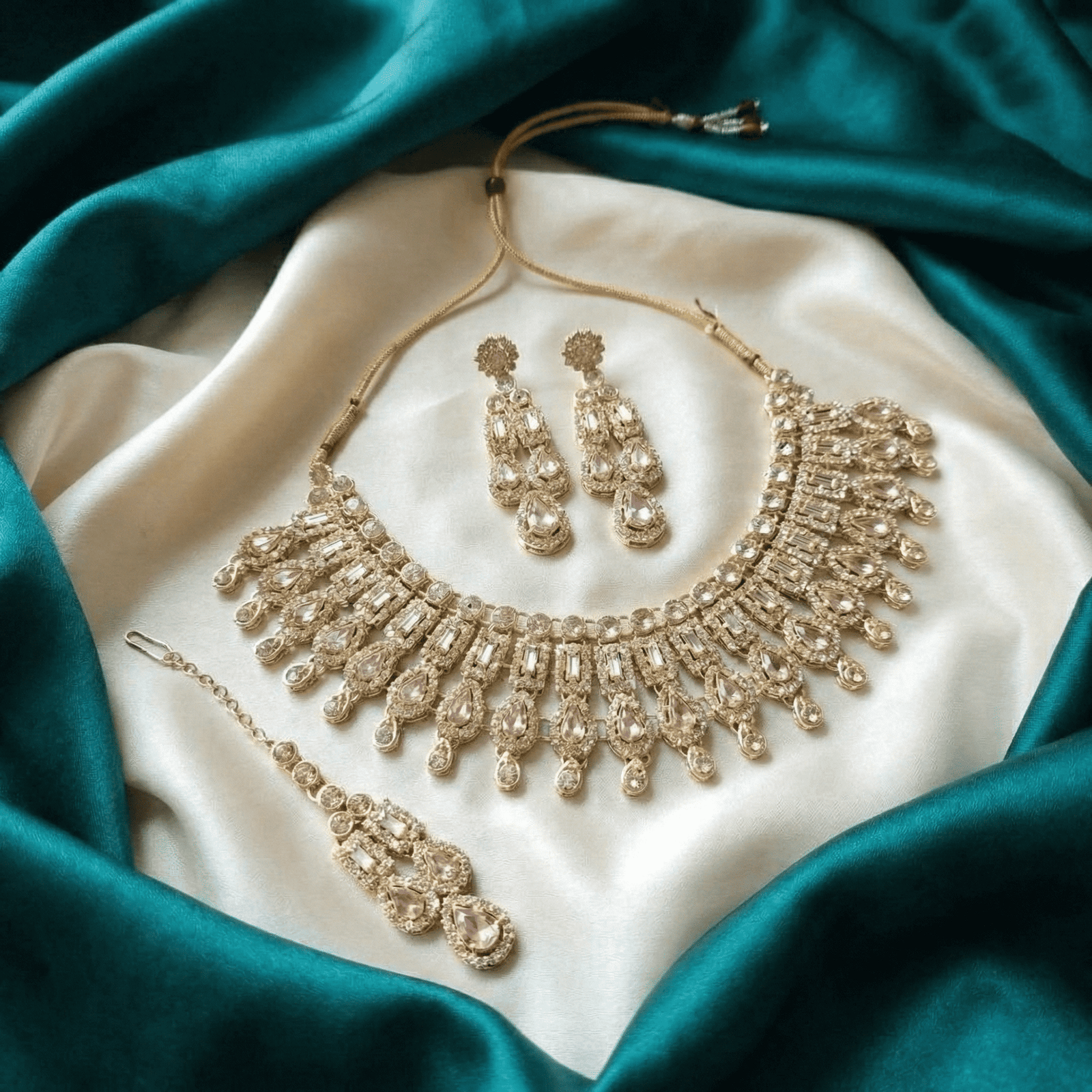 Eshanarya-Pink-Crystal-Drop-Necklace-Set-5.png