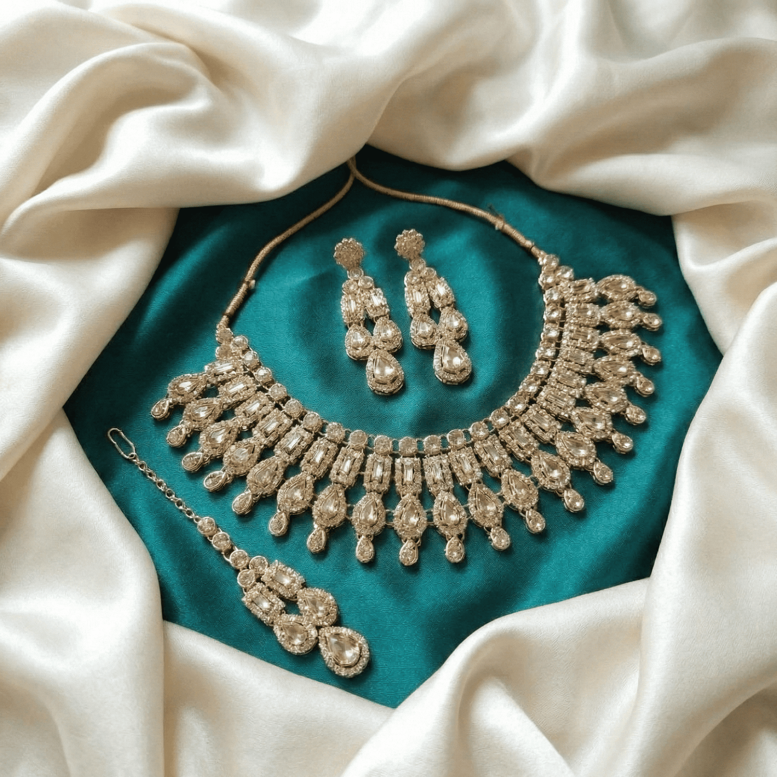 Eshanarya-Pink-Crystal-Drop-Necklace-Set-6.png