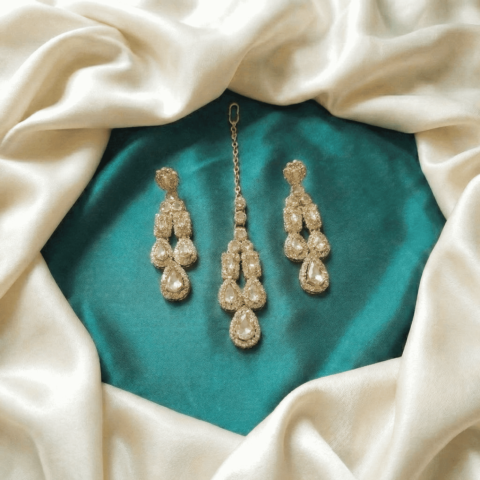 Eshanarya-Pink-Crystal-Drop-Necklace-Set-8.png