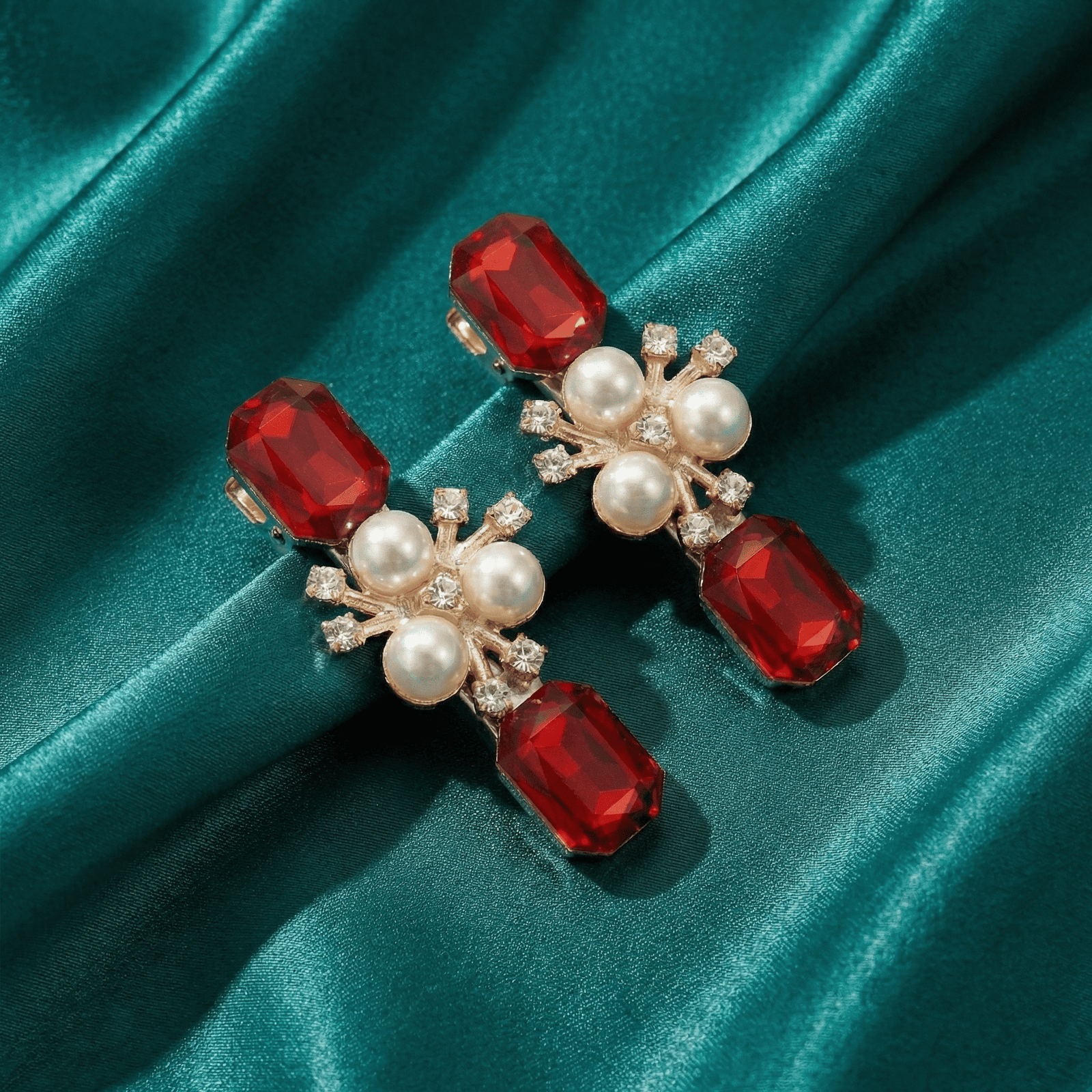 Crystal and pearl hair clip for women