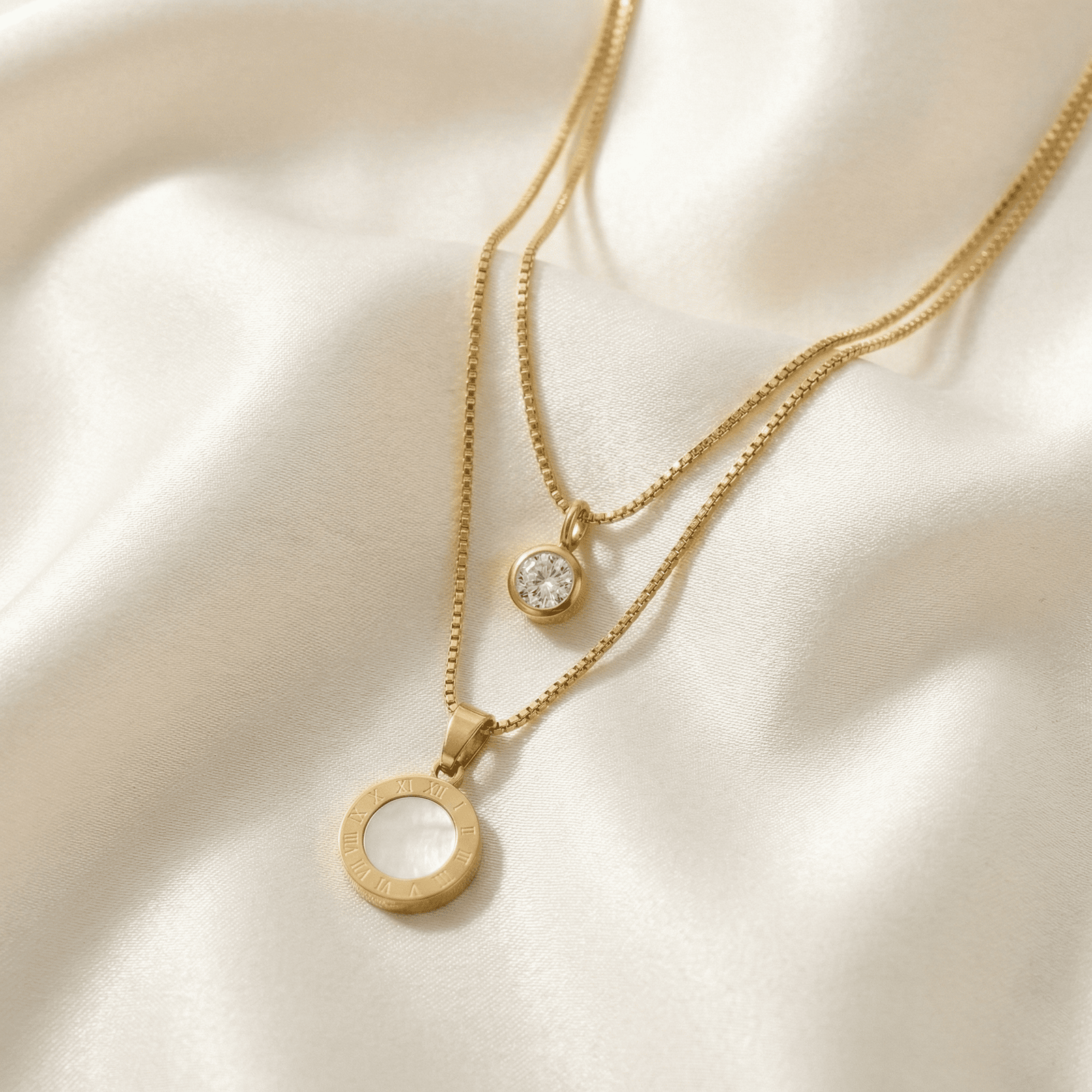 Gold layered imitation jewellery necklace for daily wear